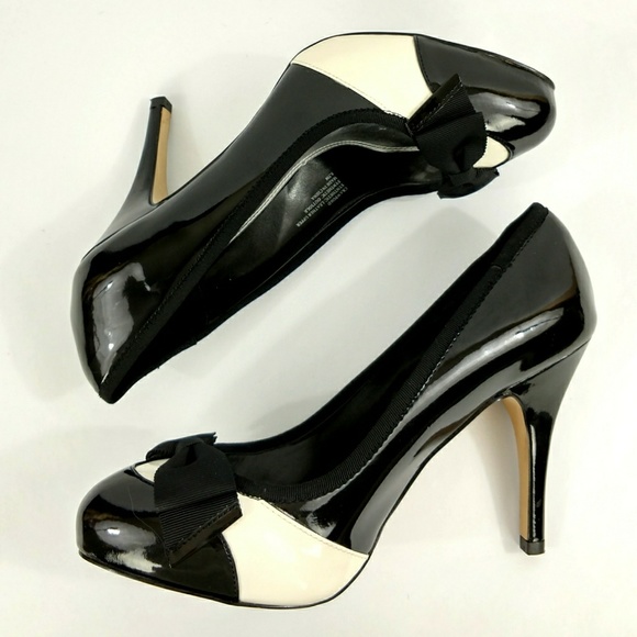 White House Black Market Shoes - WHITE HOUSE BLACK MARKET Crawford pumps heels 8.5
